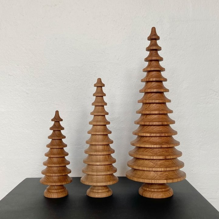 Circle Wooden Christmas Trees - Oiled Oak