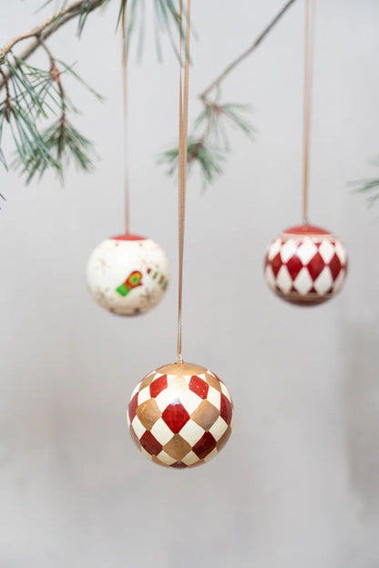 Hand-Painted Papier-Mâché Christmas Bauble – Red & Gold, 7cm