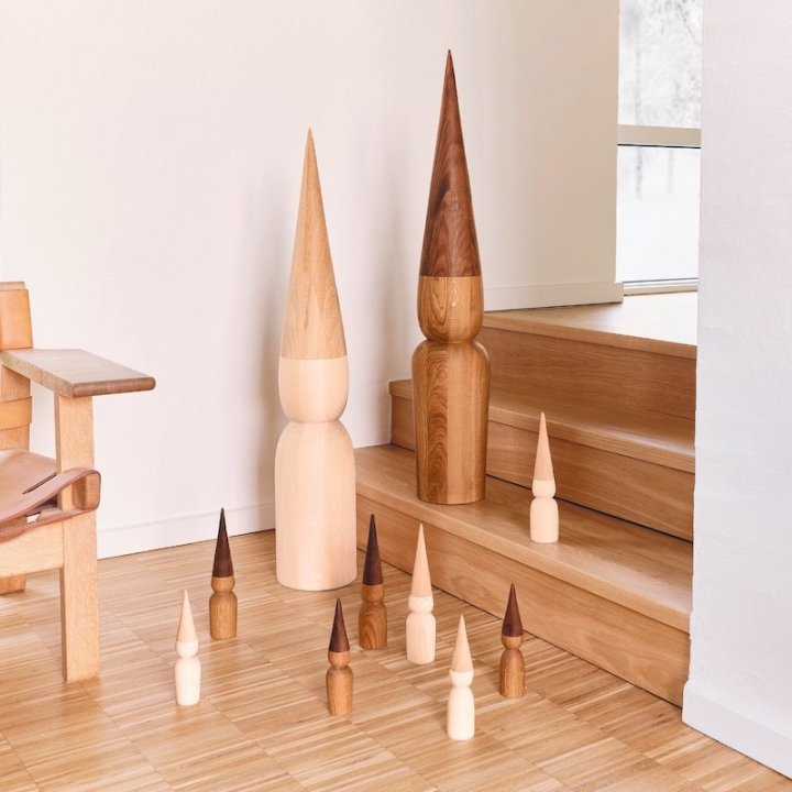 Pre-Order | Caroline & Christian Wooden Elves 18.5cm - Oak & Walnut