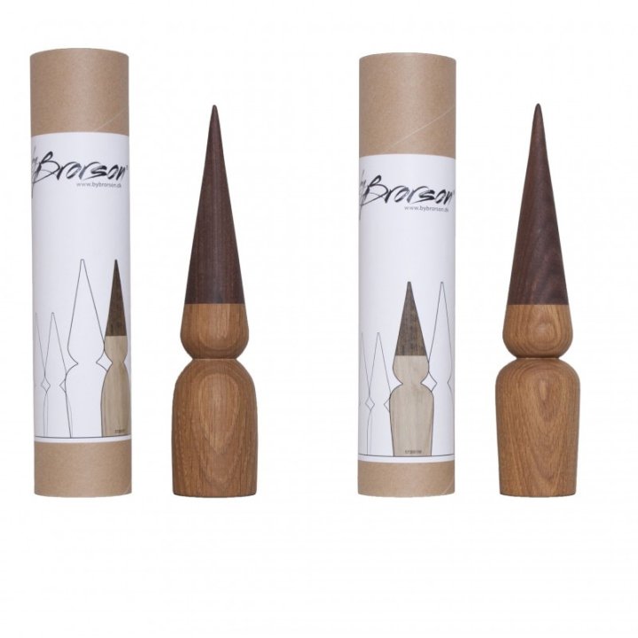Pre-Order | Caroline & Christian Wooden Elves 18.5cm - Oak & Walnut