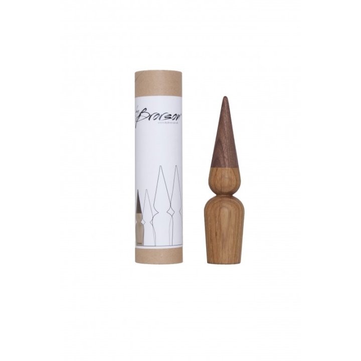 Pre-Order | Caroline & Christian Wooden Elves 18.5cm - Oak & Walnut