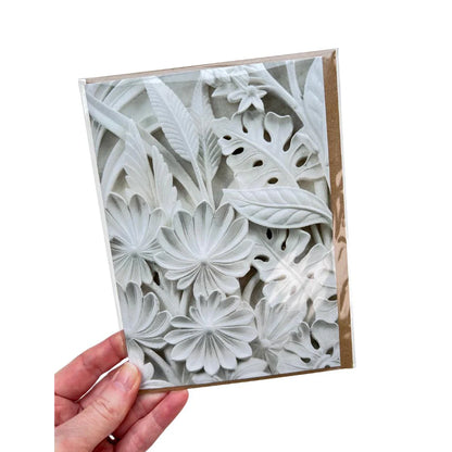 White Floral Greeting Card: Blank Inside, Classic Design (7x5 inch) (18 x 13 cm)