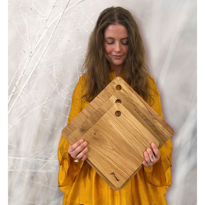 Pre-Order | Square Cutting Board with Hanging Hole - Oiled Oak - 2-Sizes