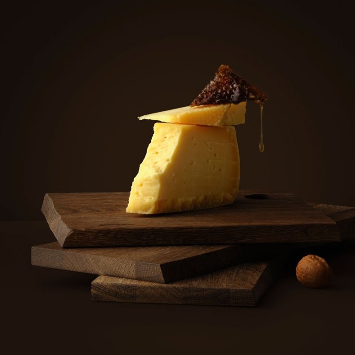 Tapas Farm Board with Handle Hole - Smoked Oak, H1,5×L24 x W28,5cm